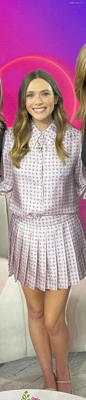 Elizabeth Olsen photo 23 of 2302