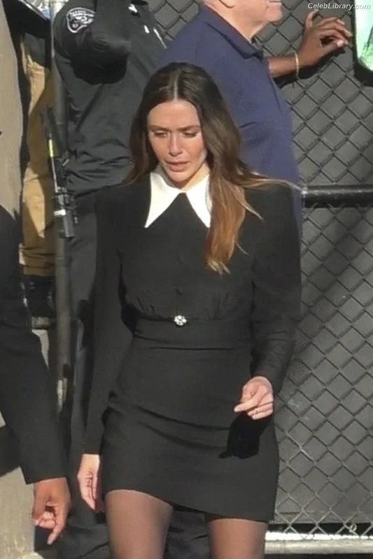 Elizabeth Olsen photo 12 of 2302