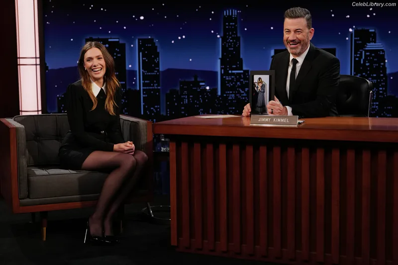 Elizabeth Olsen photo 14 of 2302