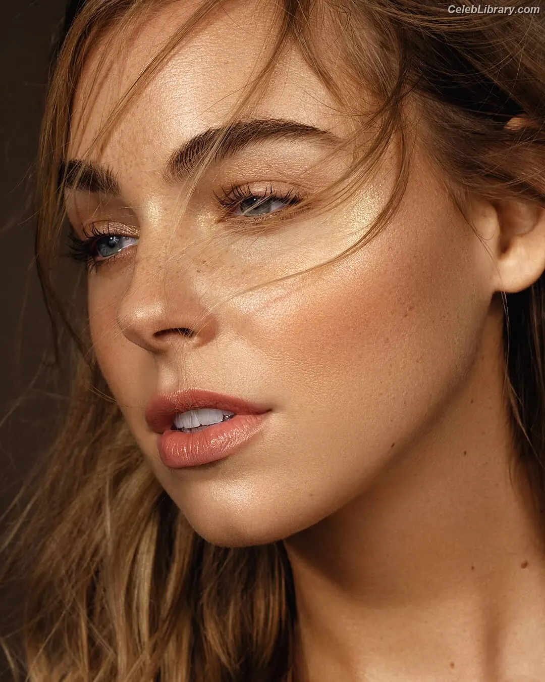Elizabeth Turner photo 17 of 457
