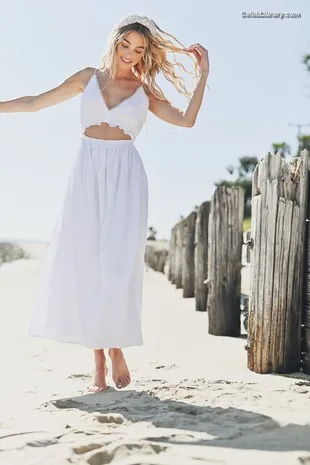 Elizabeth Turner photo 15 of 458