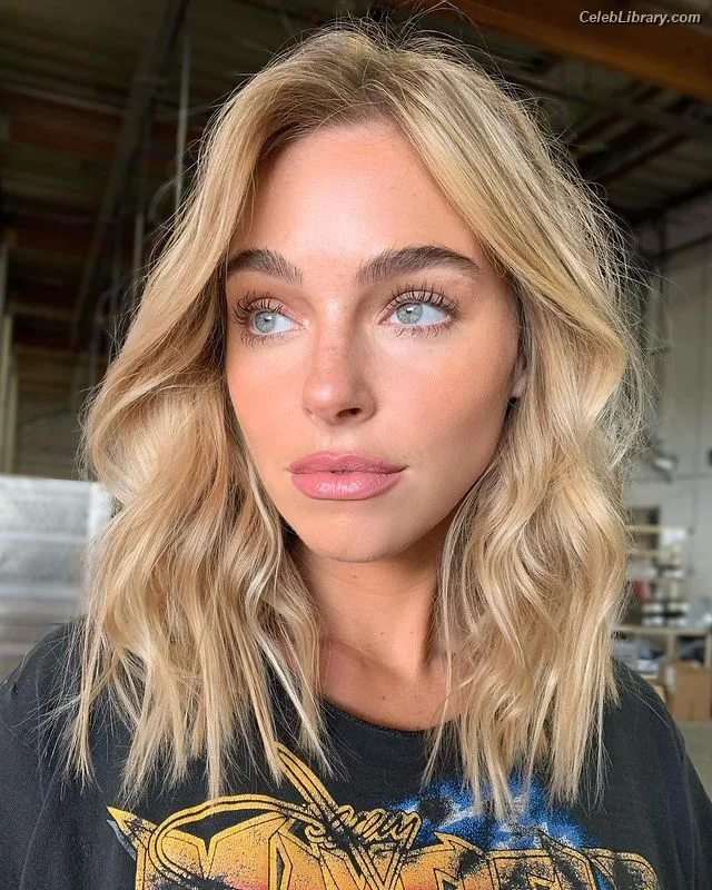 Elizabeth Turner photo 22 of 458