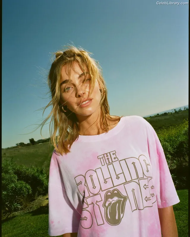Elizabeth Turner photo 24 of 458