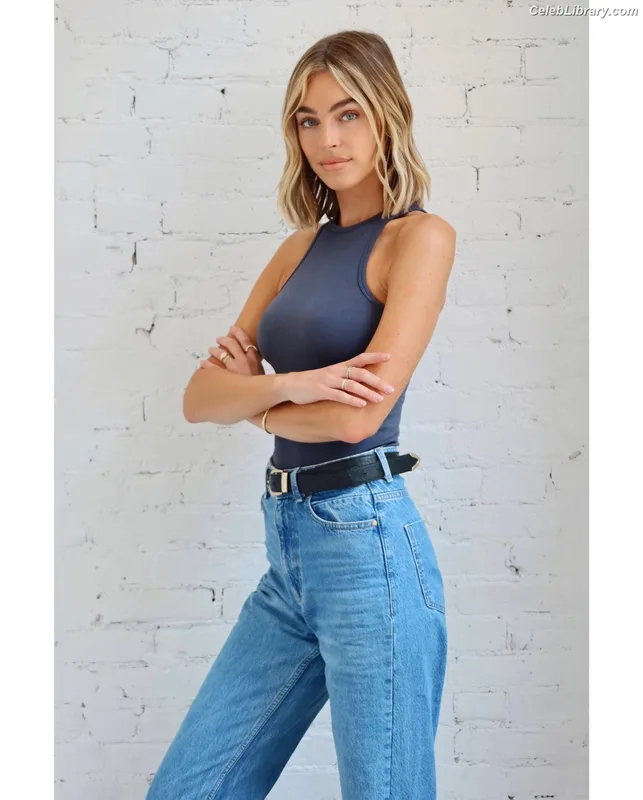 Elizabeth Turner photo 12 of 458