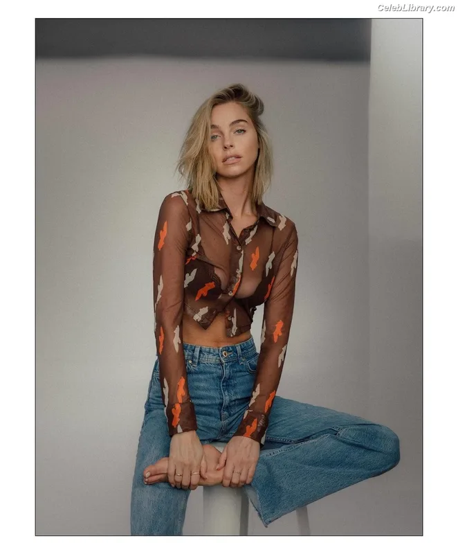 Elizabeth Turner photo 17 of 458