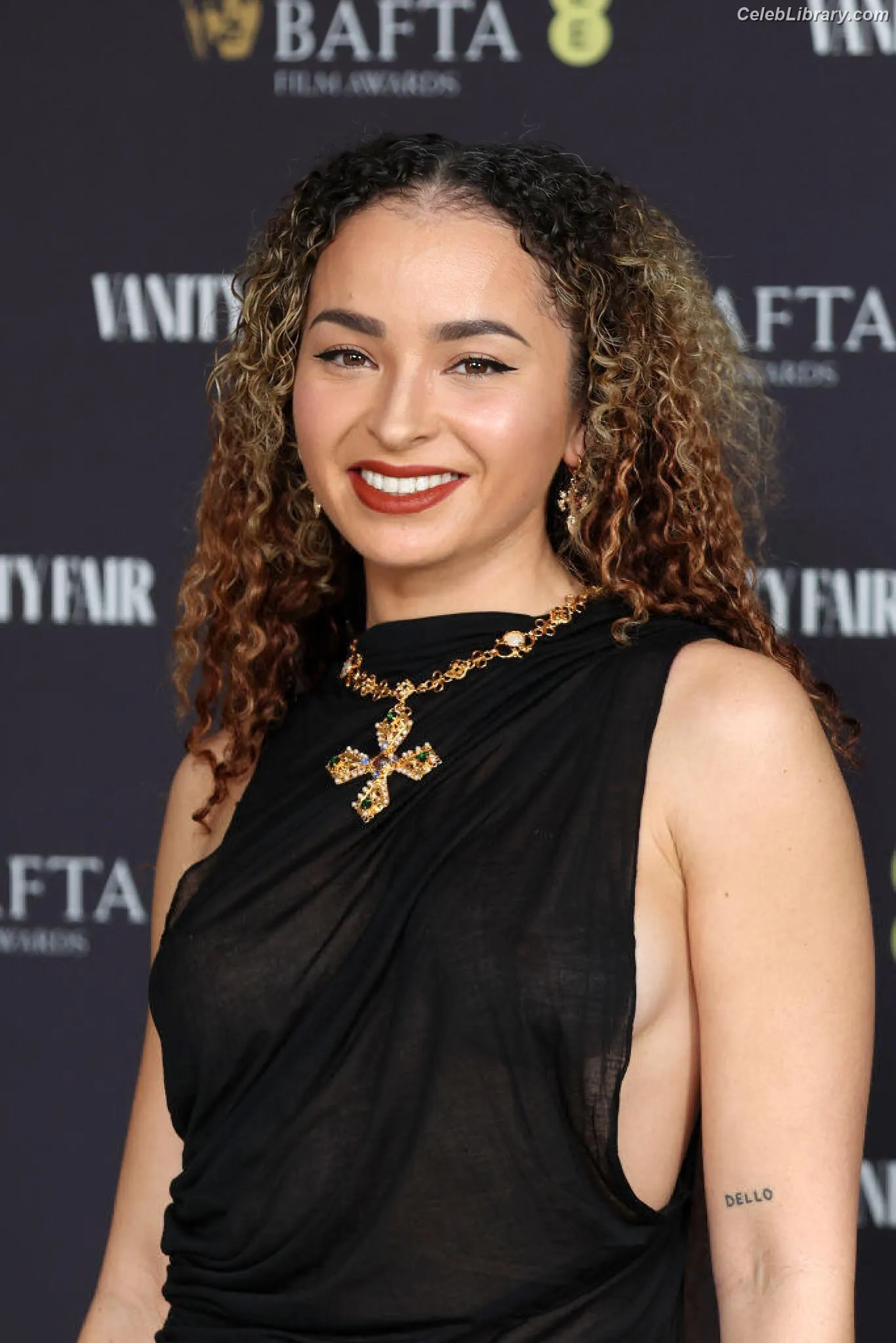 Ella Eyre photo 8 of 207