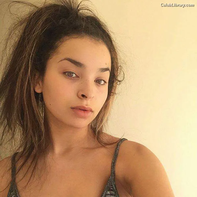 Ella Eyre photo 1 of 208