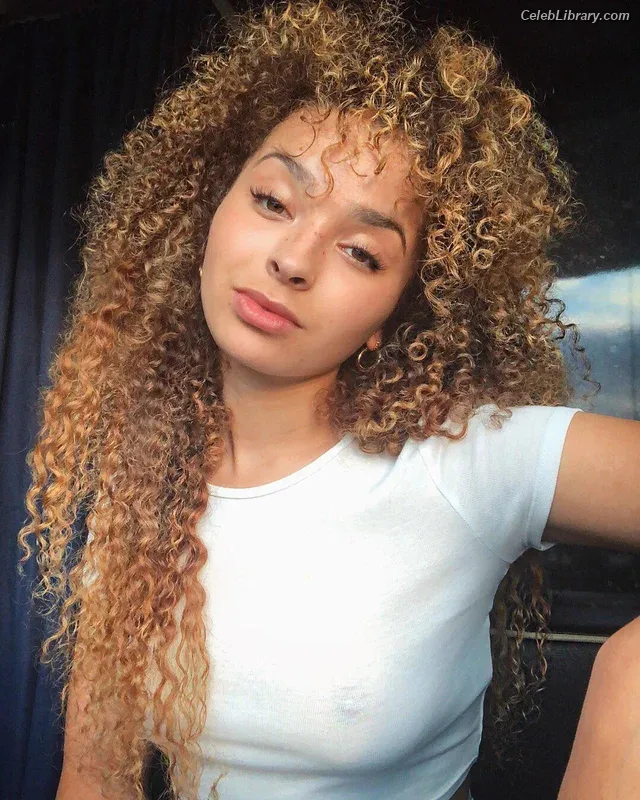 Ella Eyre photo 10 of 208