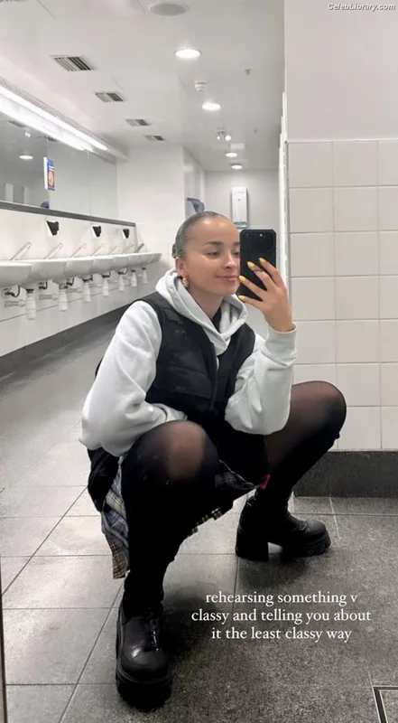 Ella Eyre photo 14 of 208