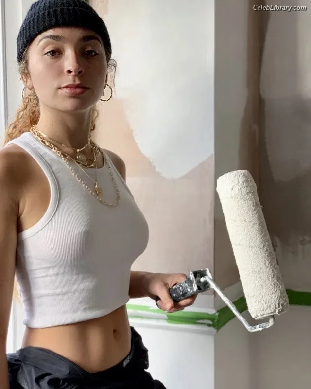 Ella Eyre photo 17 of 208