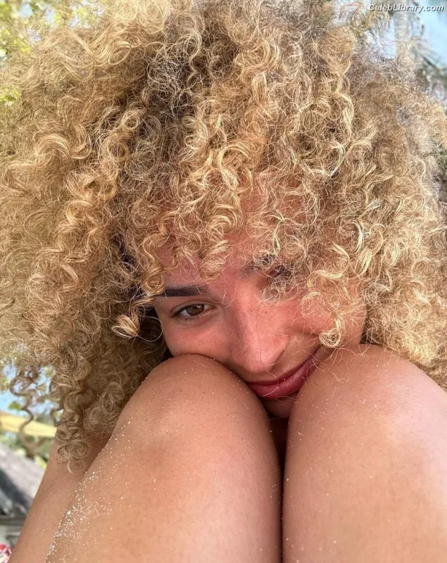 Ella Eyre photo 6 of 208