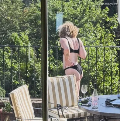 Ella Eyre photo 16 of 208
