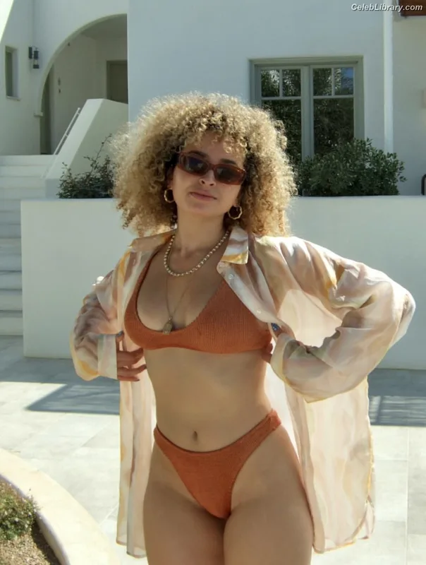Ella Eyre photo 19 of 208