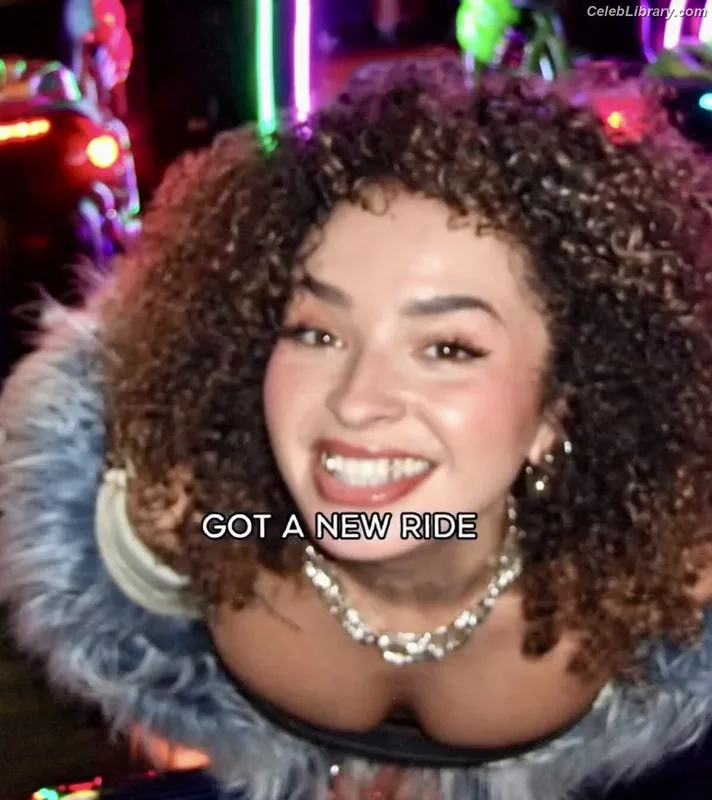 Ella Eyre photo 20 of 208