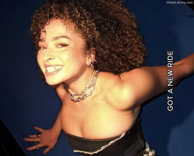 Ella Eyre photo 21 of 208