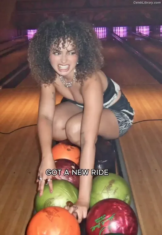 Ella Eyre photo 23 of 208