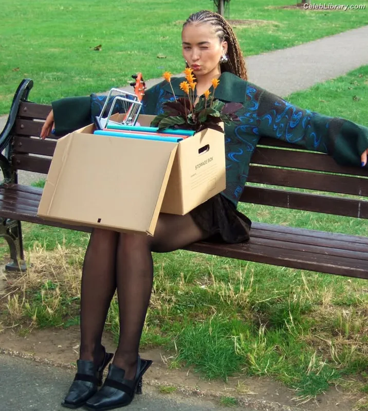 Ella Eyre photo 11 of 208