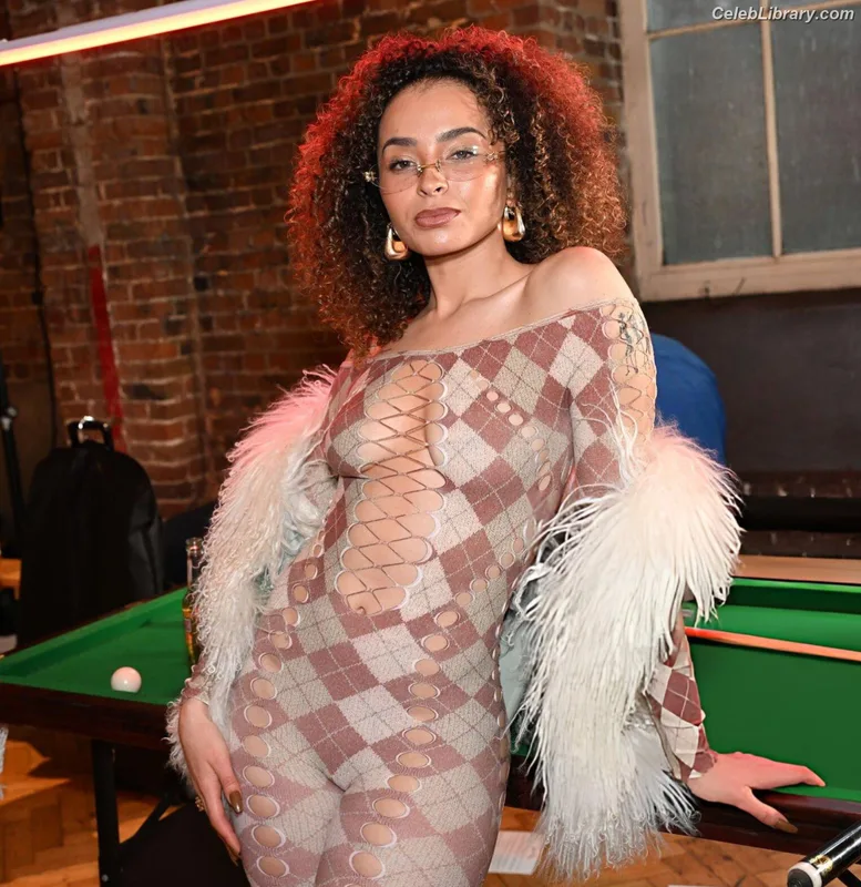 Ella Eyre photo 21 of 208