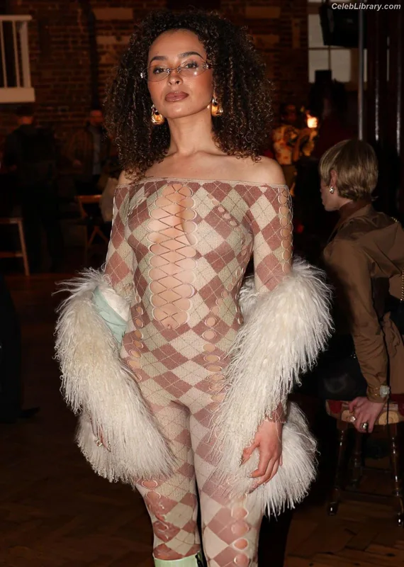 Ella Eyre photo 24 of 208