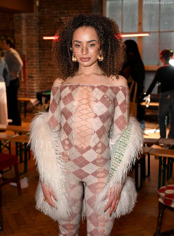 Ella Eyre photo 1 of 208