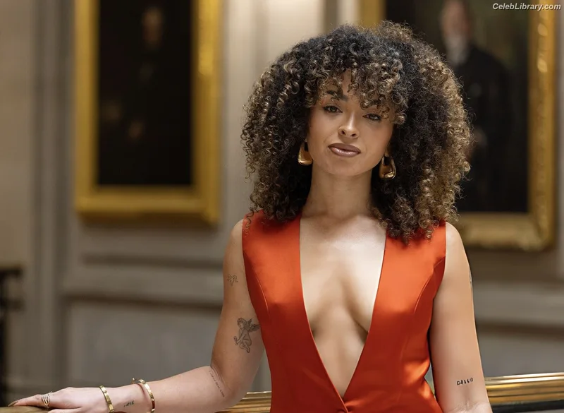 Ella Eyre photo 4 of 208