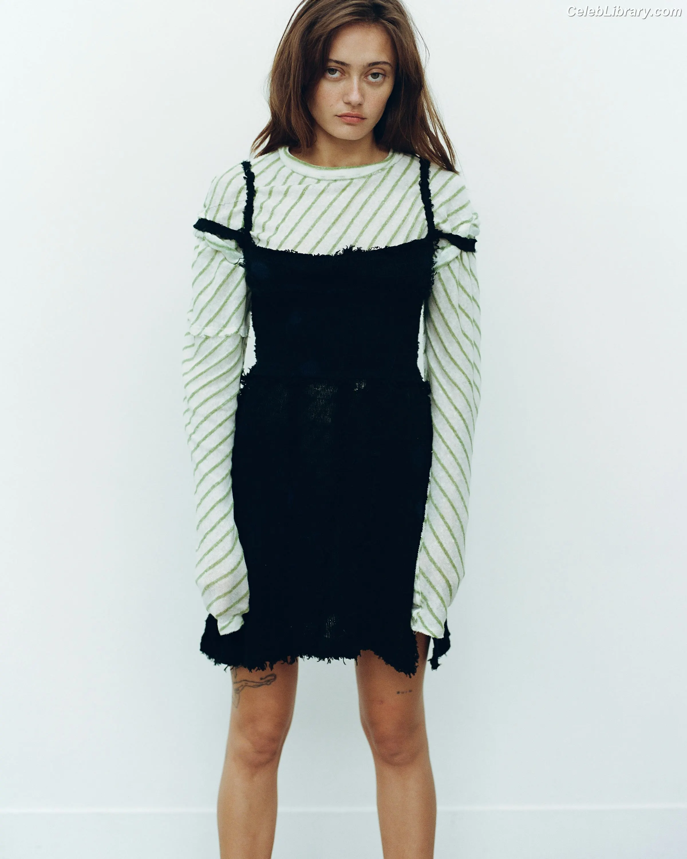 Ella Purnell photo 2 of 811