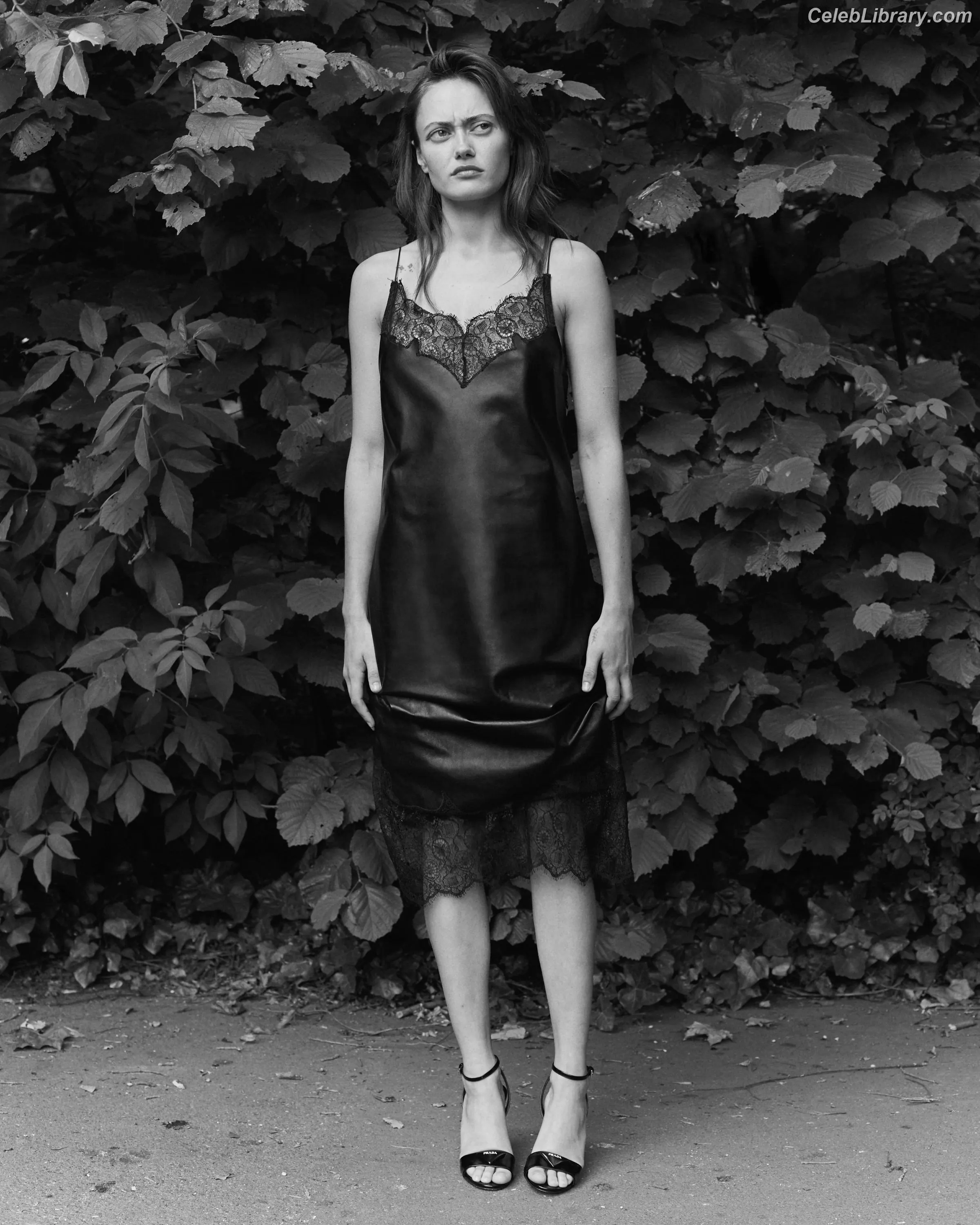 Ella Purnell photo 5 of 811