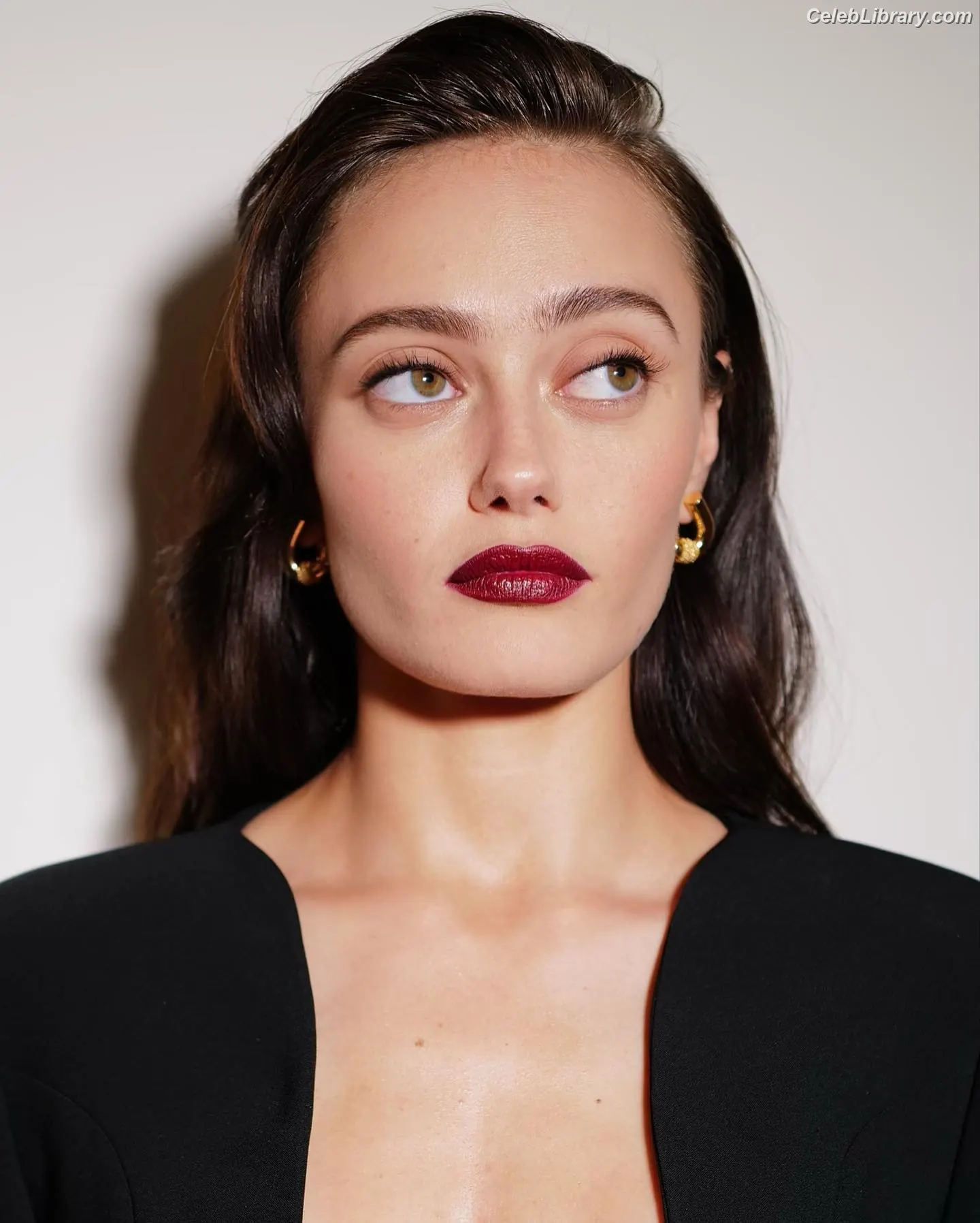 Ella Purnell photo 13 of 811