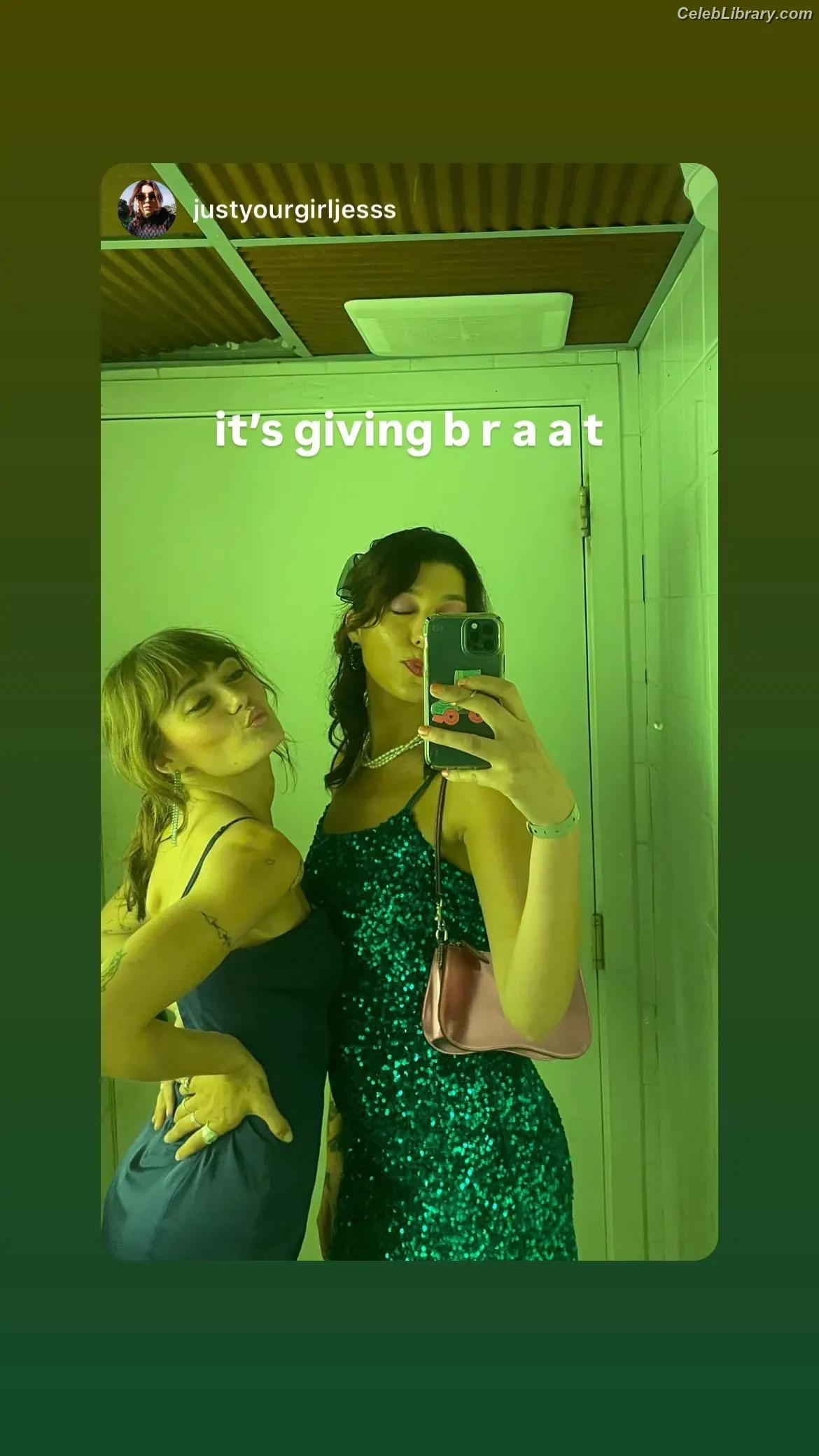 Ella Purnell photo 22 of 811