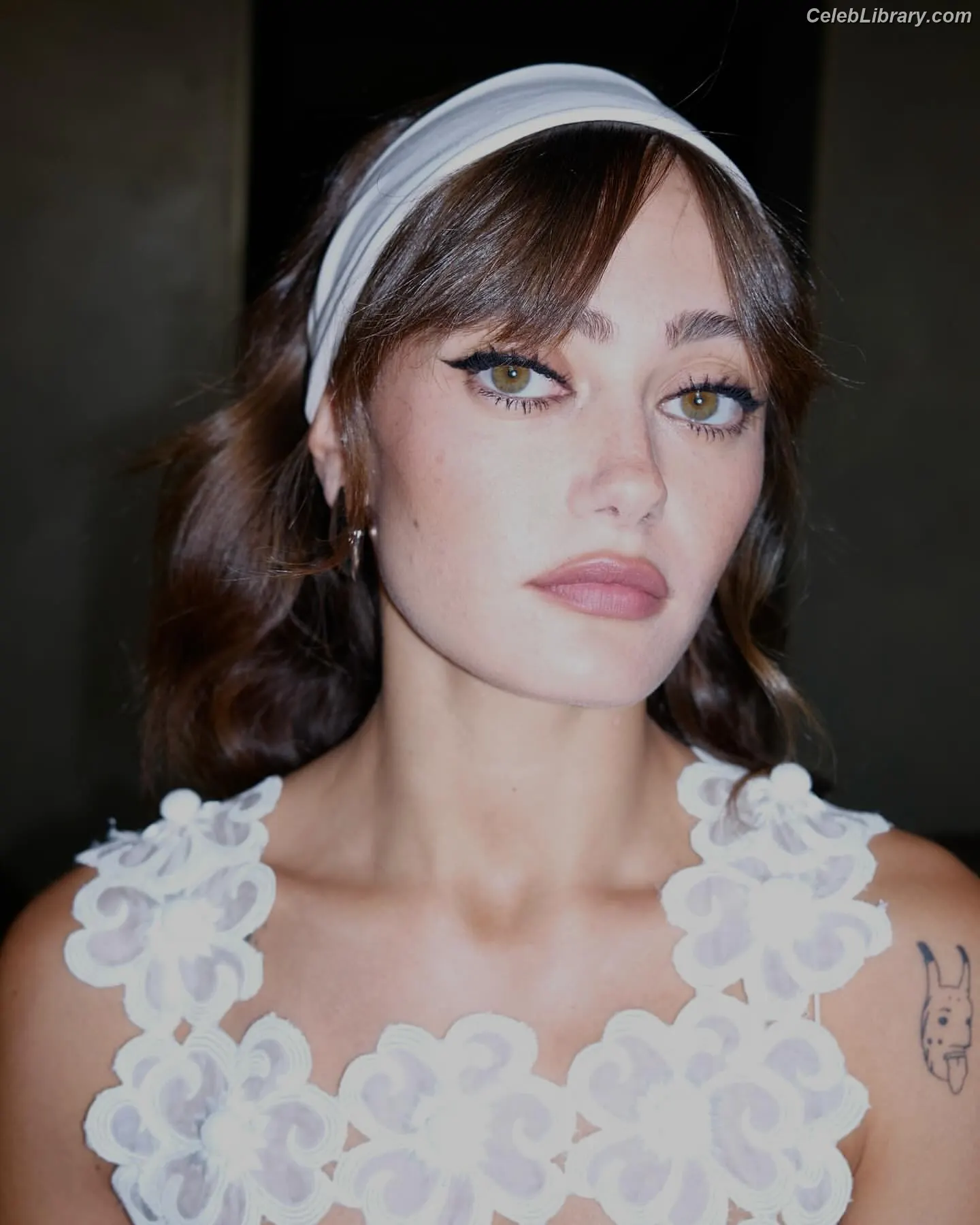 Ella Purnell photo 1 of 811