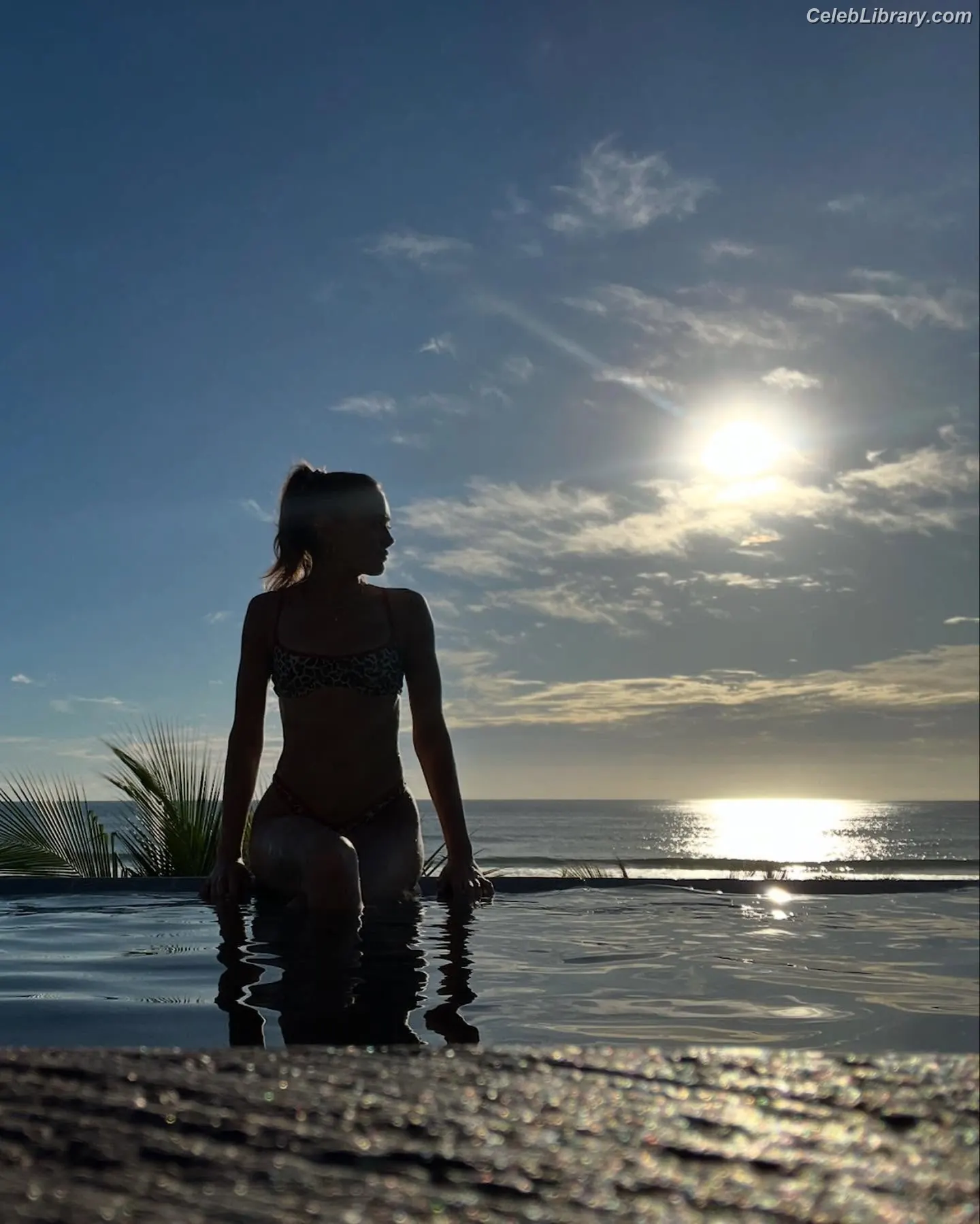 Ella Purnell photo 14 of 811