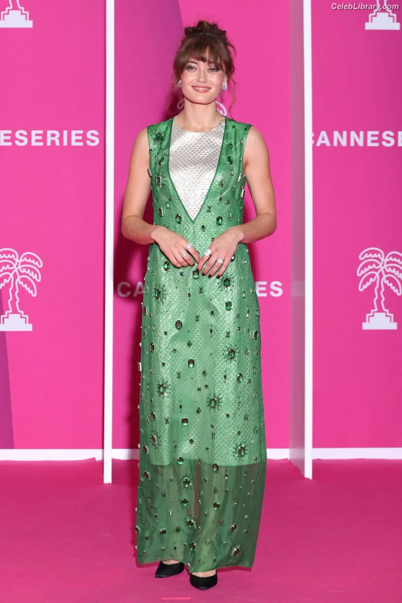 Ella Purnell photo 5 of 811
