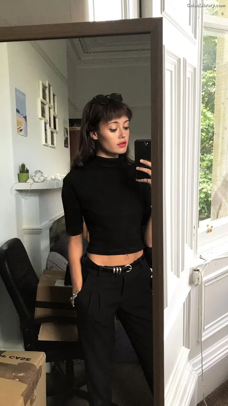 Ella Purnell photo 18 of 811