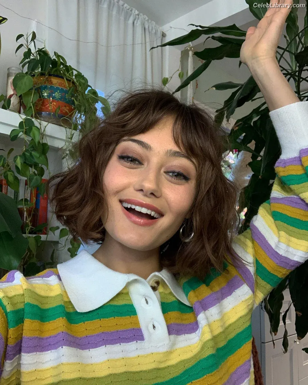 Ella Purnell photo 15 of 811