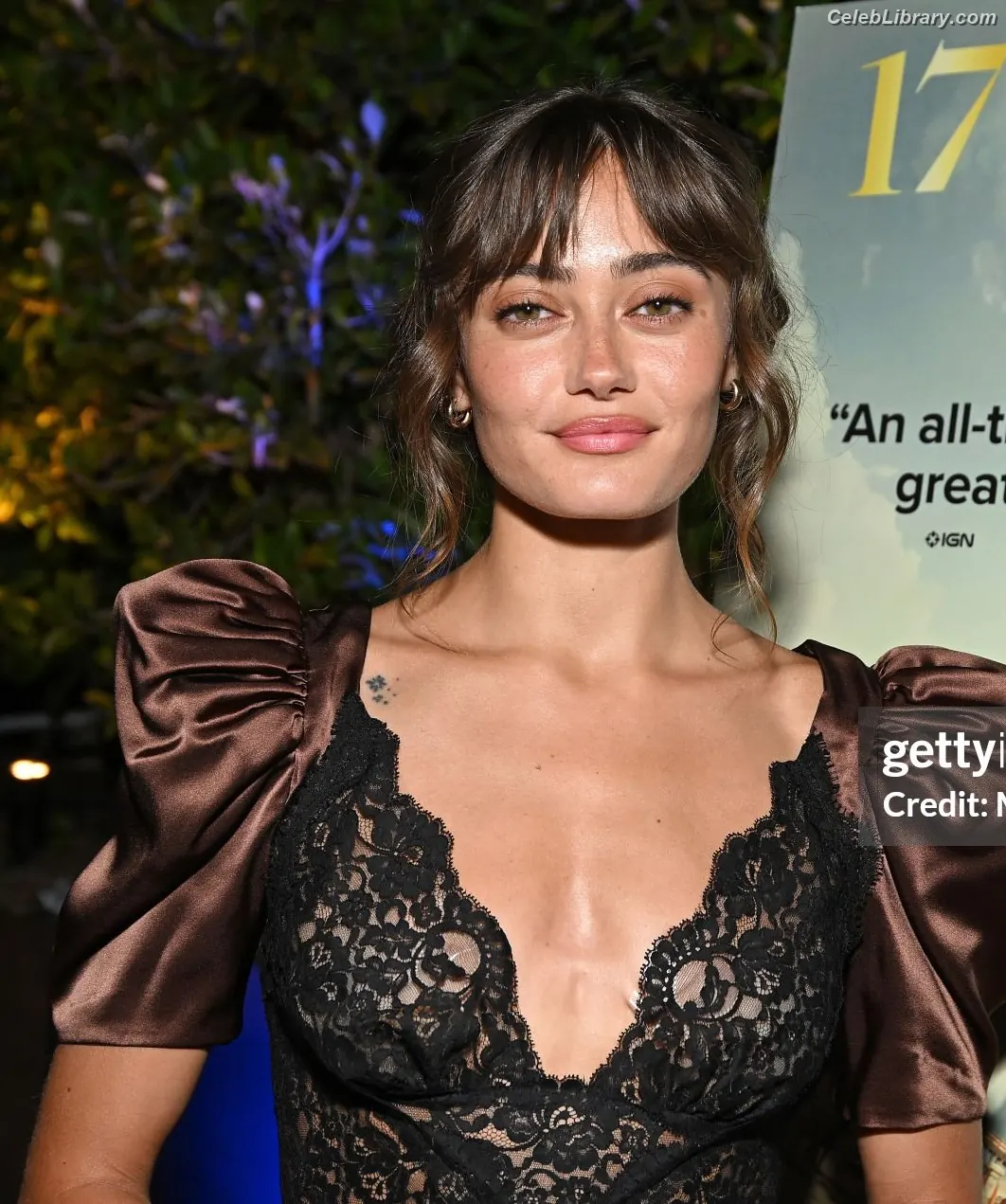 Ella Purnell photo 13 of 811