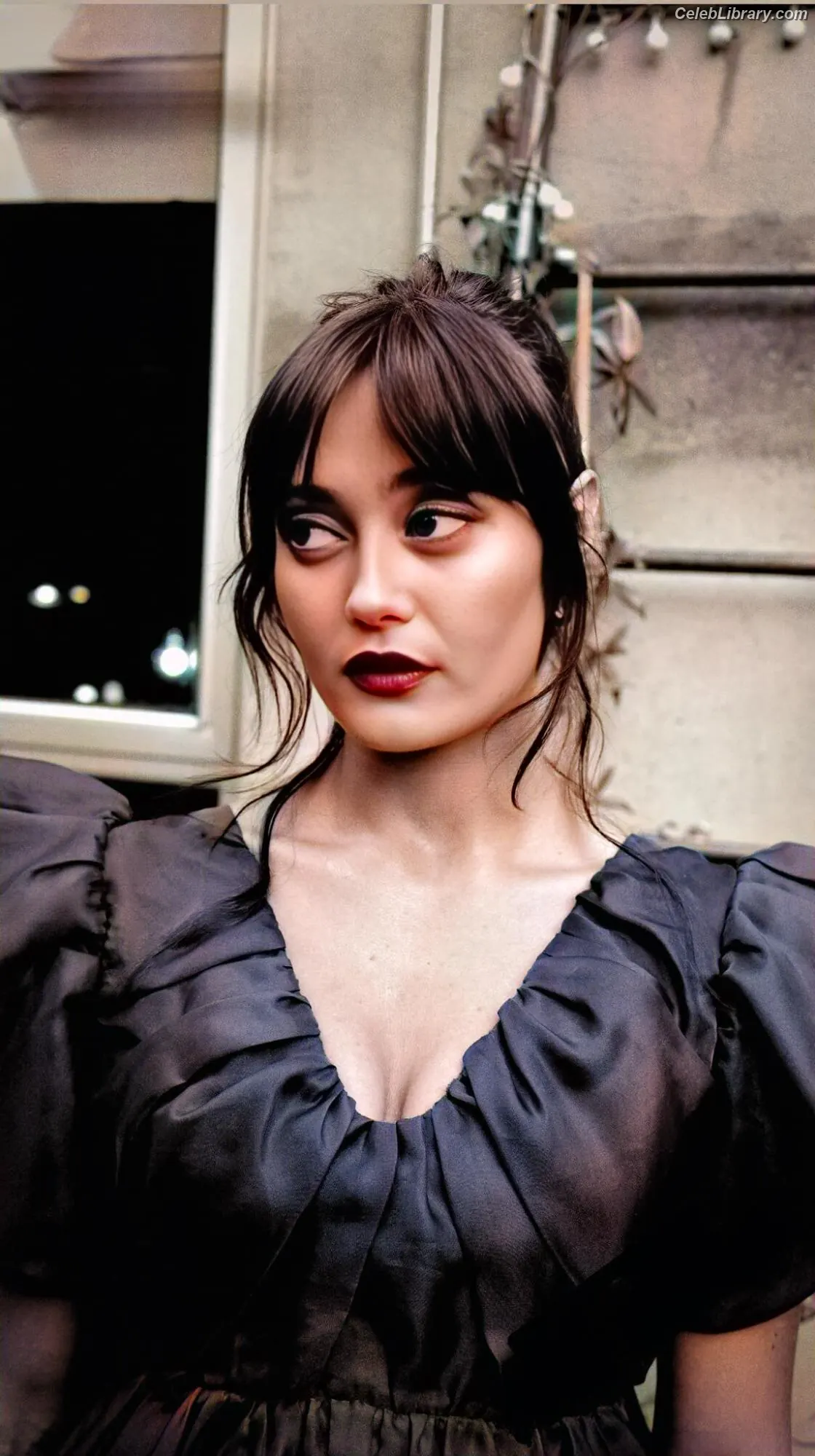 Ella Purnell photo 24 of 811
