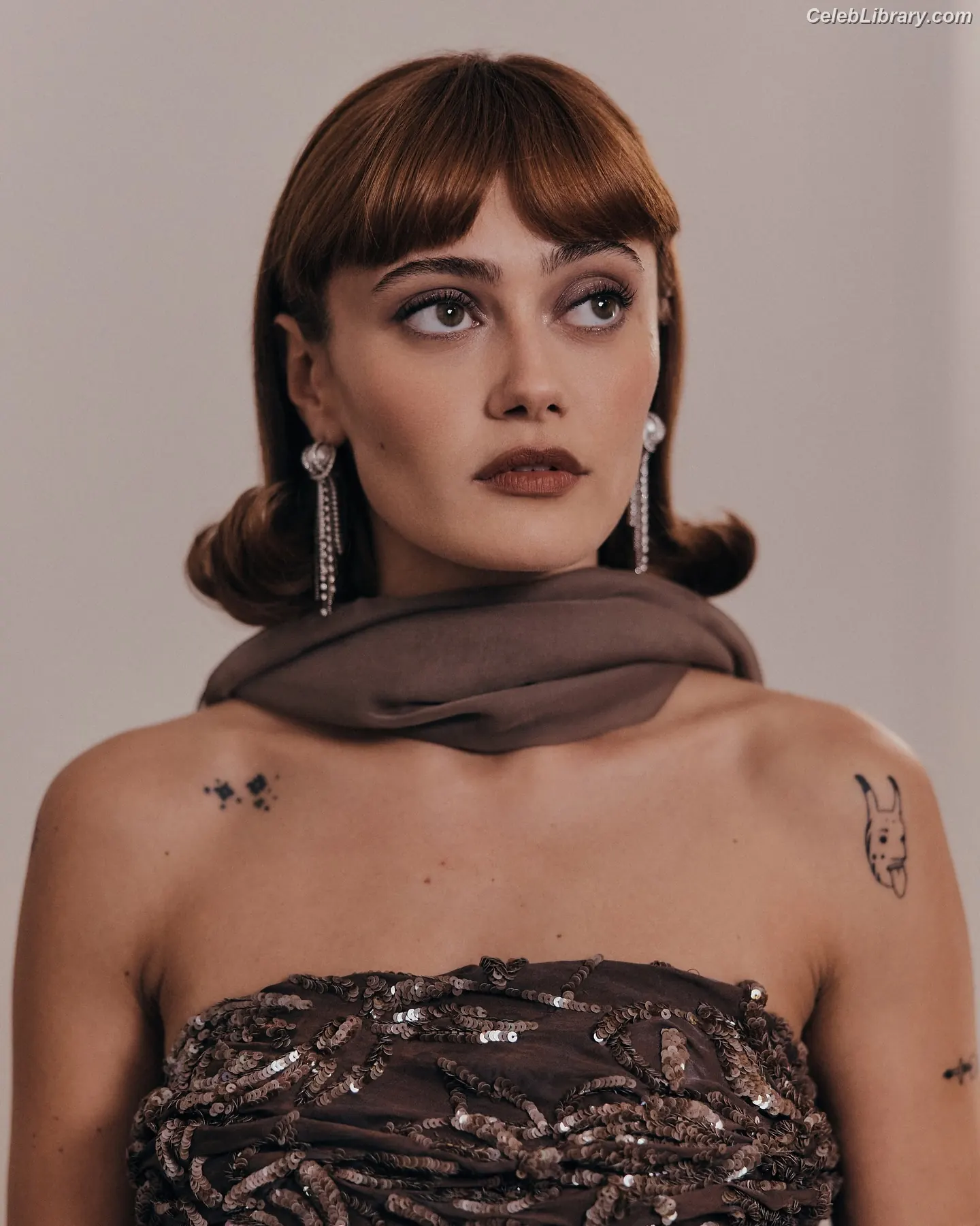Ella Purnell photo 6 of 811