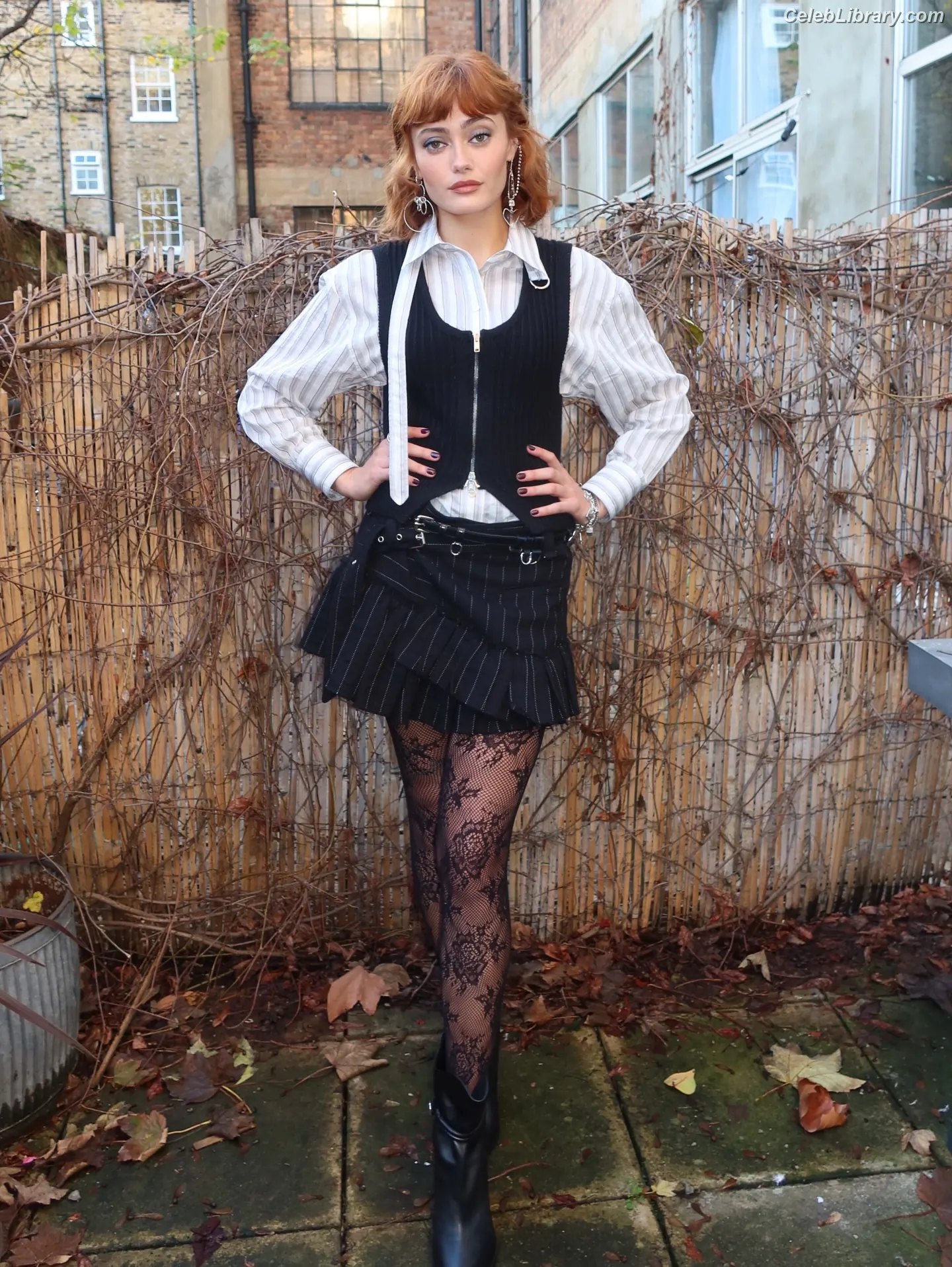 Ella Purnell photo 9 of 811