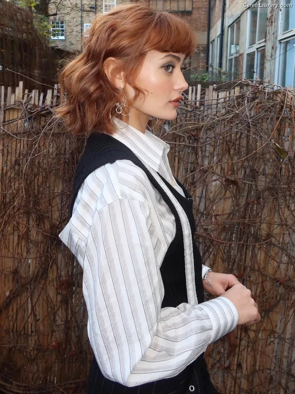Ella Purnell photo 21 of 810