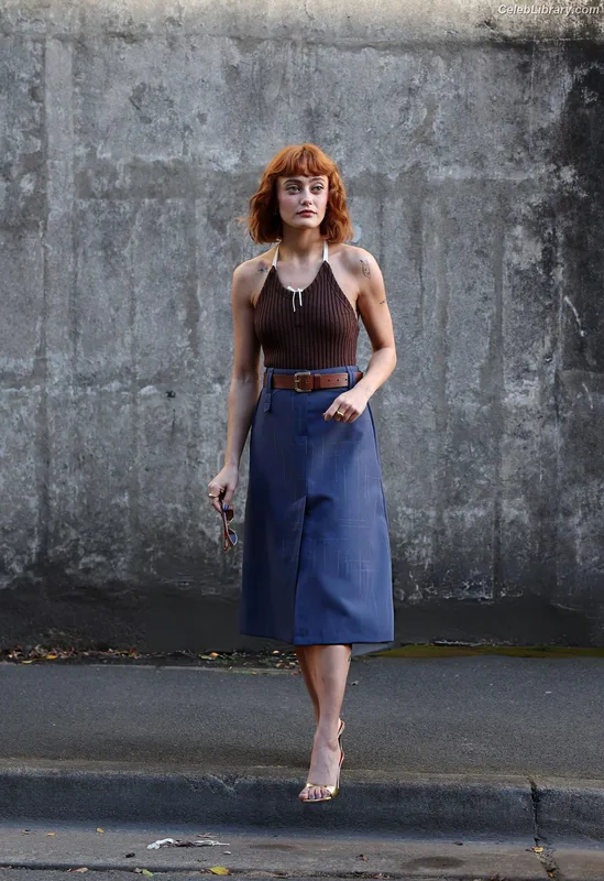 Ella Purnell photo 2 of 810