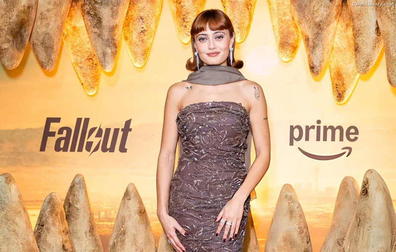 Ella Purnell photo 11 of 810