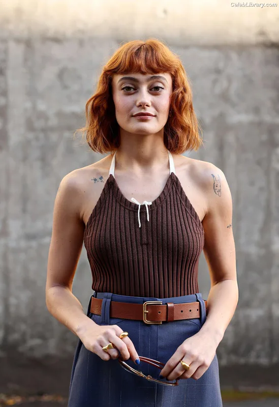 Ella Purnell photo 8 of 810