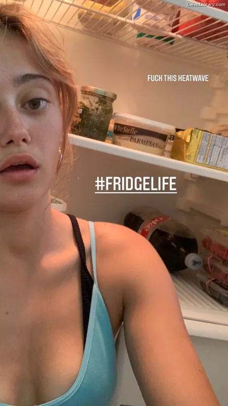Ella Purnell photo 5 of 810
