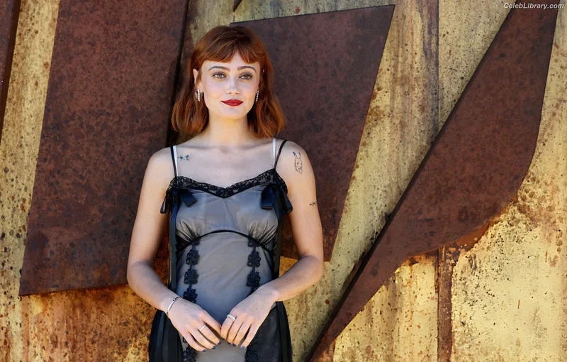 Ella Purnell photo 21 of 810