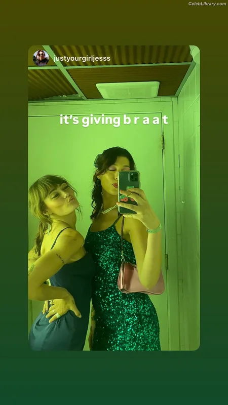 Ella Purnell photo 22 of 810