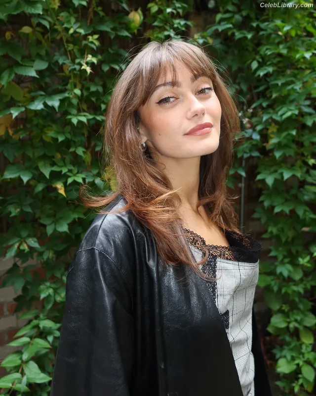 Ella Purnell photo 18 of 810