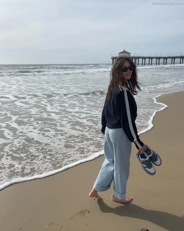 Ella Purnell photo 20 of 810