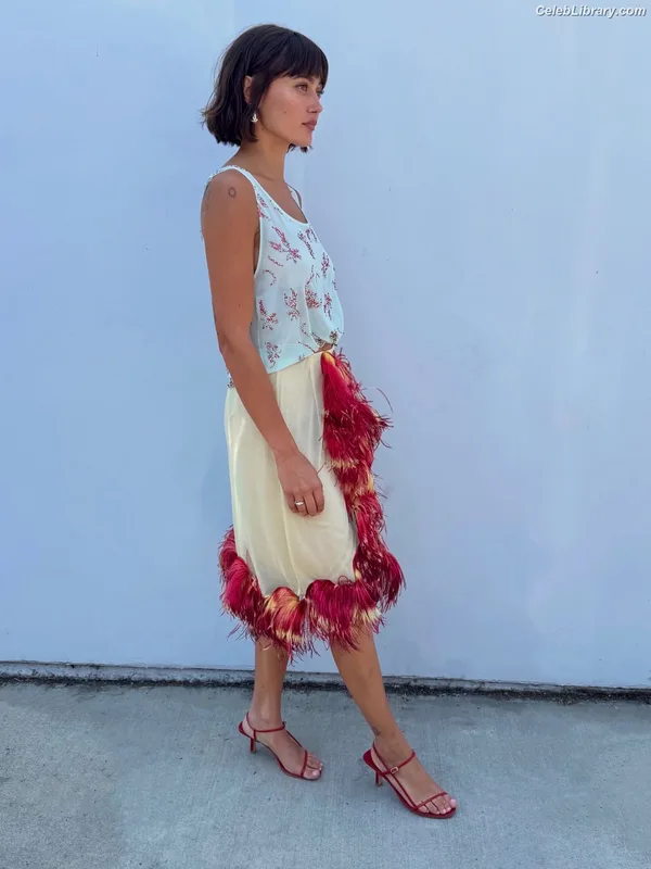 Ella Purnell photo 18 of 810