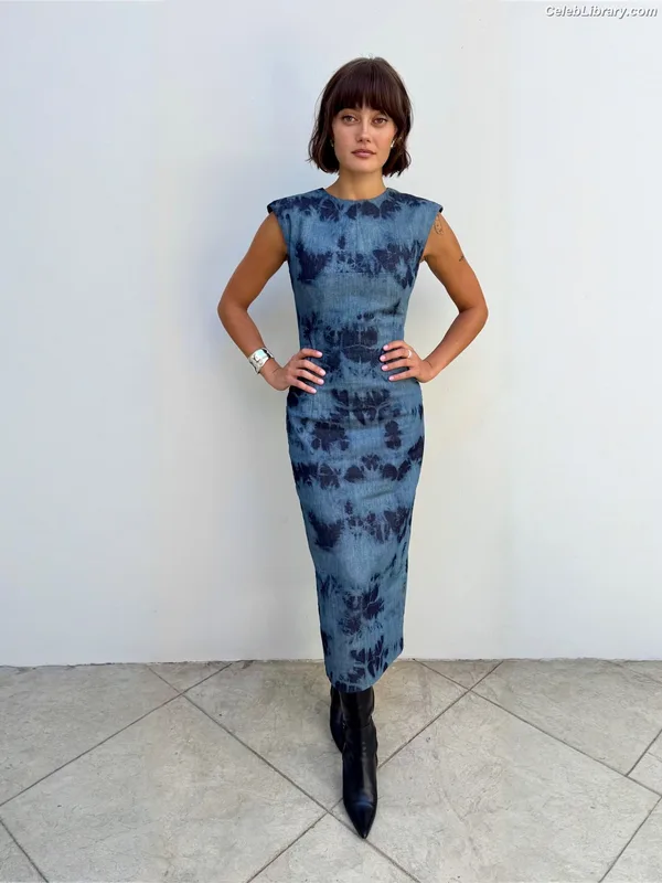 Ella Purnell photo 19 of 810