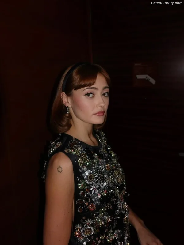 Ella Purnell photo 24 of 810